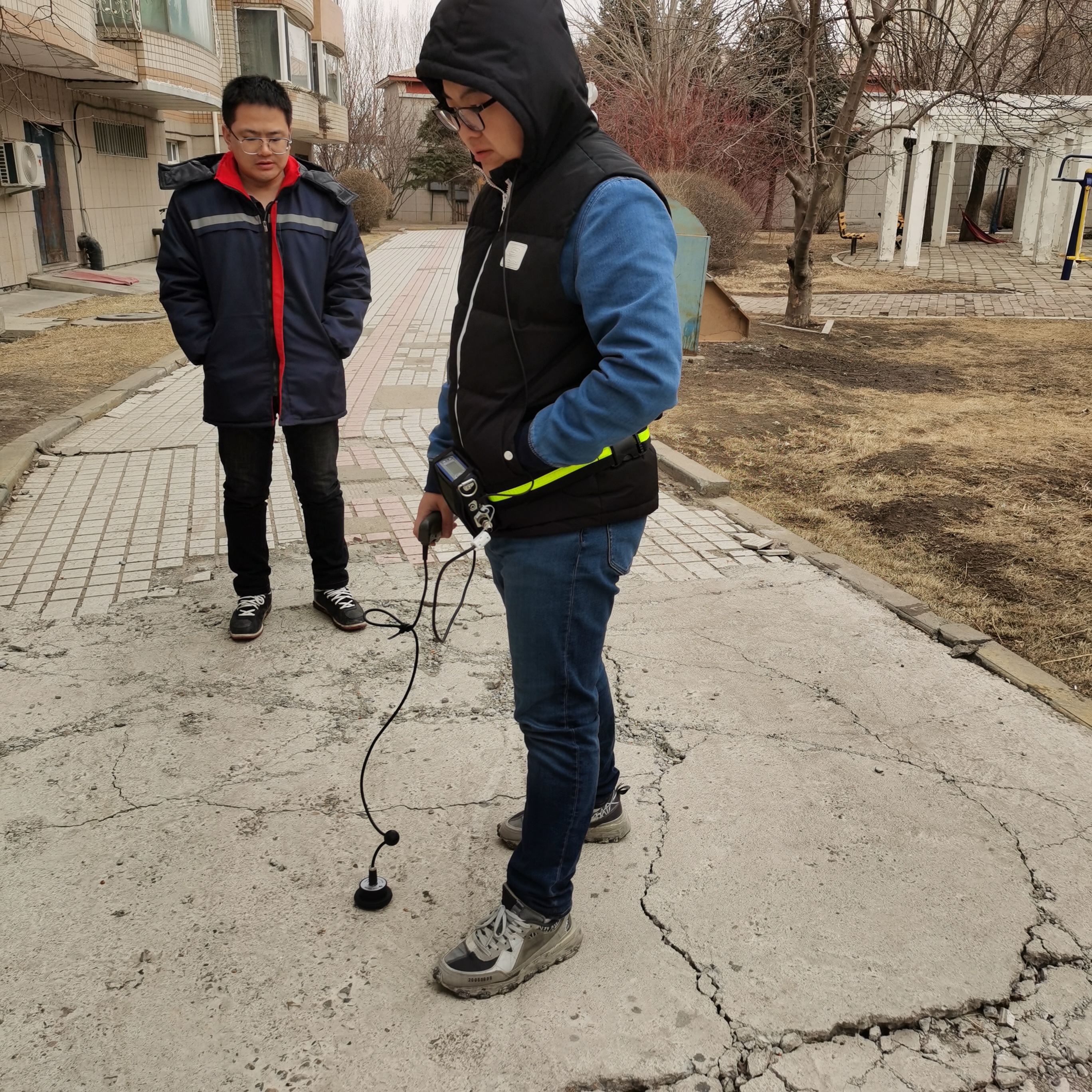 聽漏儀檢測現(xiàn)場